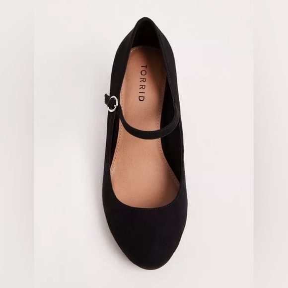 🆕⚡⚡🖤 Torrid NWT 8.5WW 9WW Maryjane heels suede feel - Picture 2 of 3